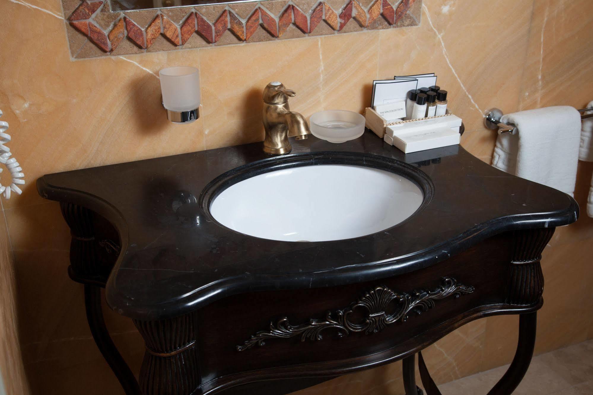 Ministerium Hotel Odessa Esterno foto