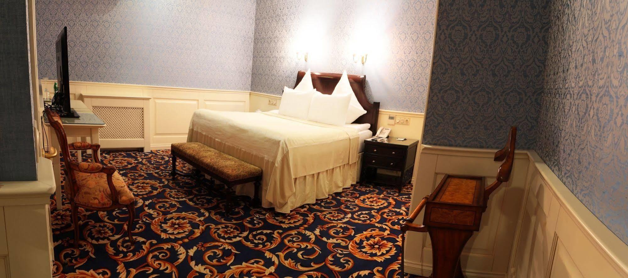 Ministerium Hotel Odessa Esterno foto